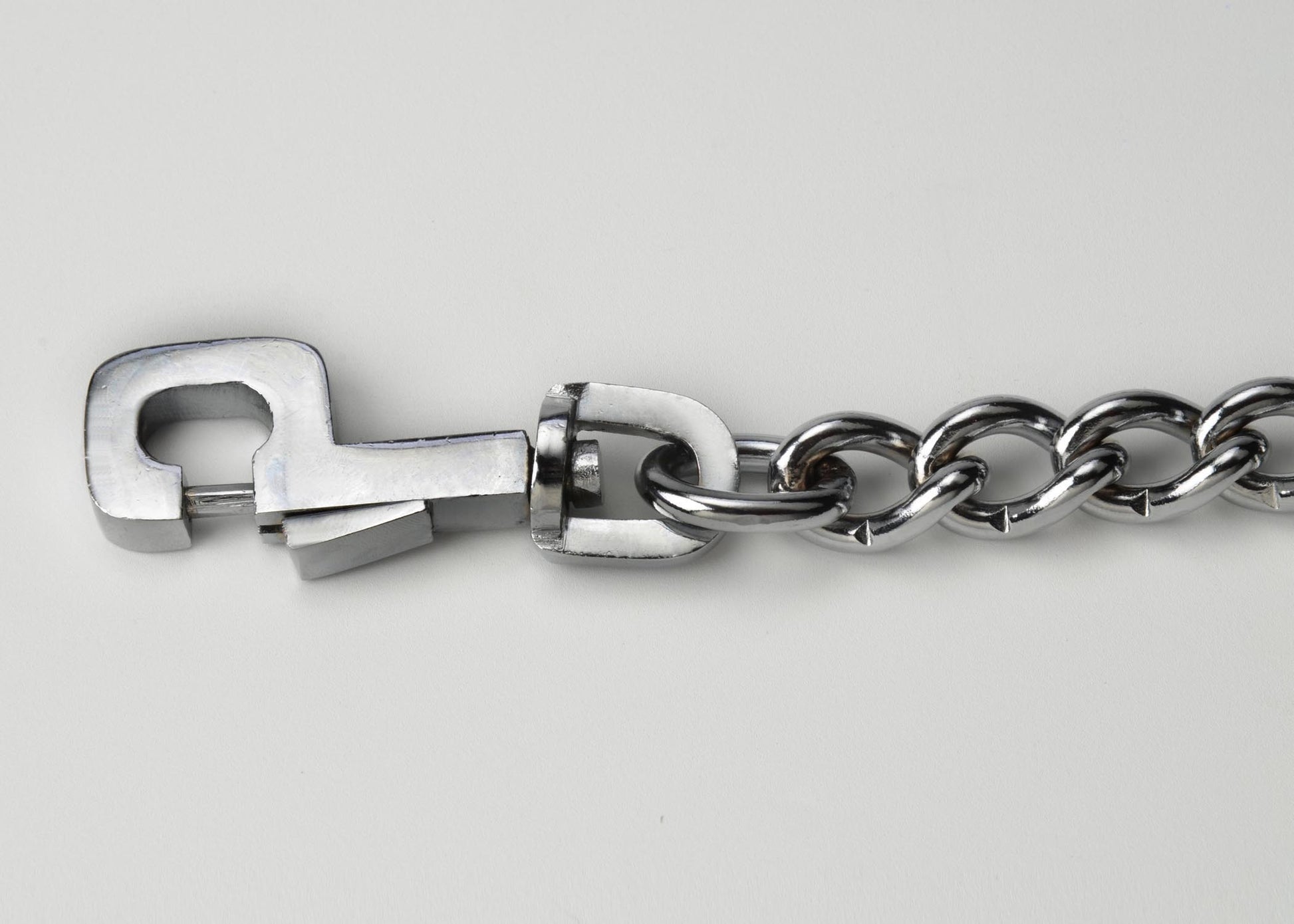 Kennel M.S. Tie Chain | Strong & Durable Metal Tie-Out Chain for Dogs - Kennel 